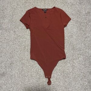 Express body contour v-neck bodysuit